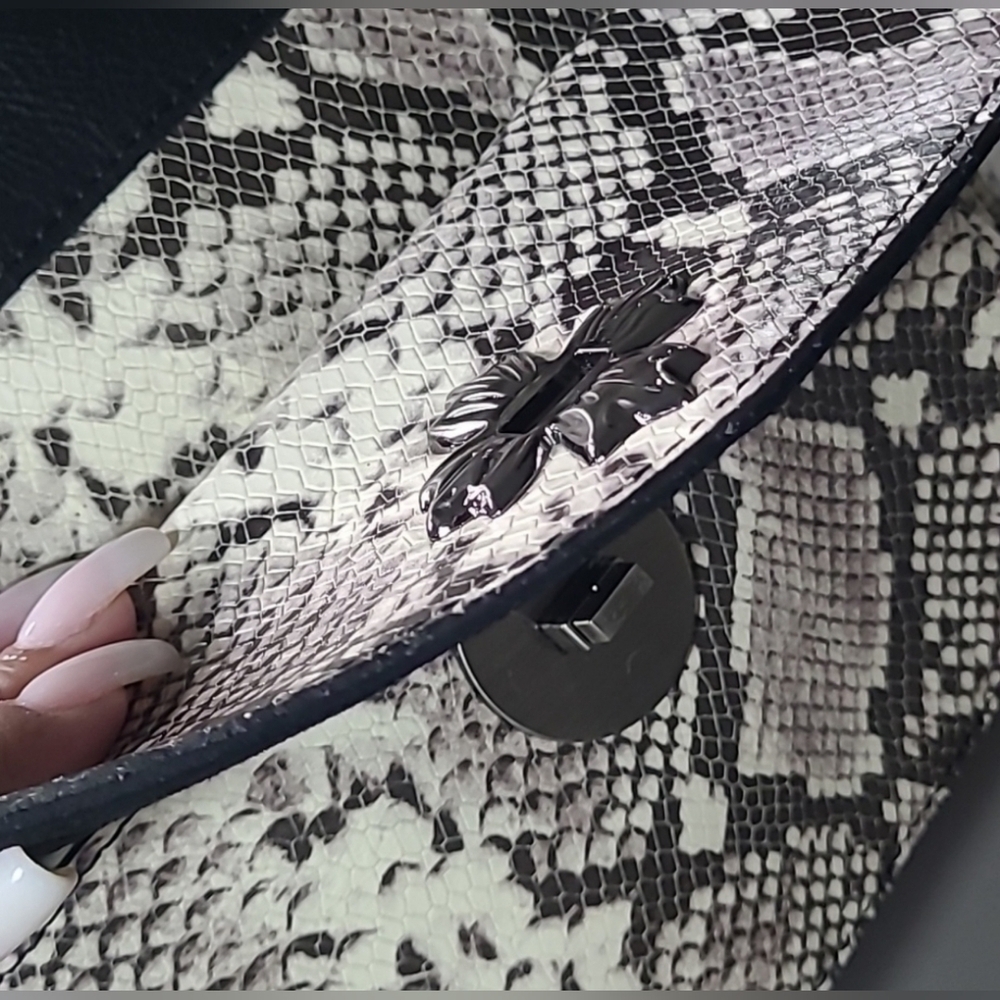 Patricia Nash Alviano 10th Anniversary Leather Tote Python/Snake w/Dustbag - Picture 4 of 11